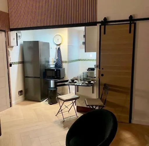 Le Doux - Hyper Centre - Classé 3 étoiles - 2 Pers - 150m Royan